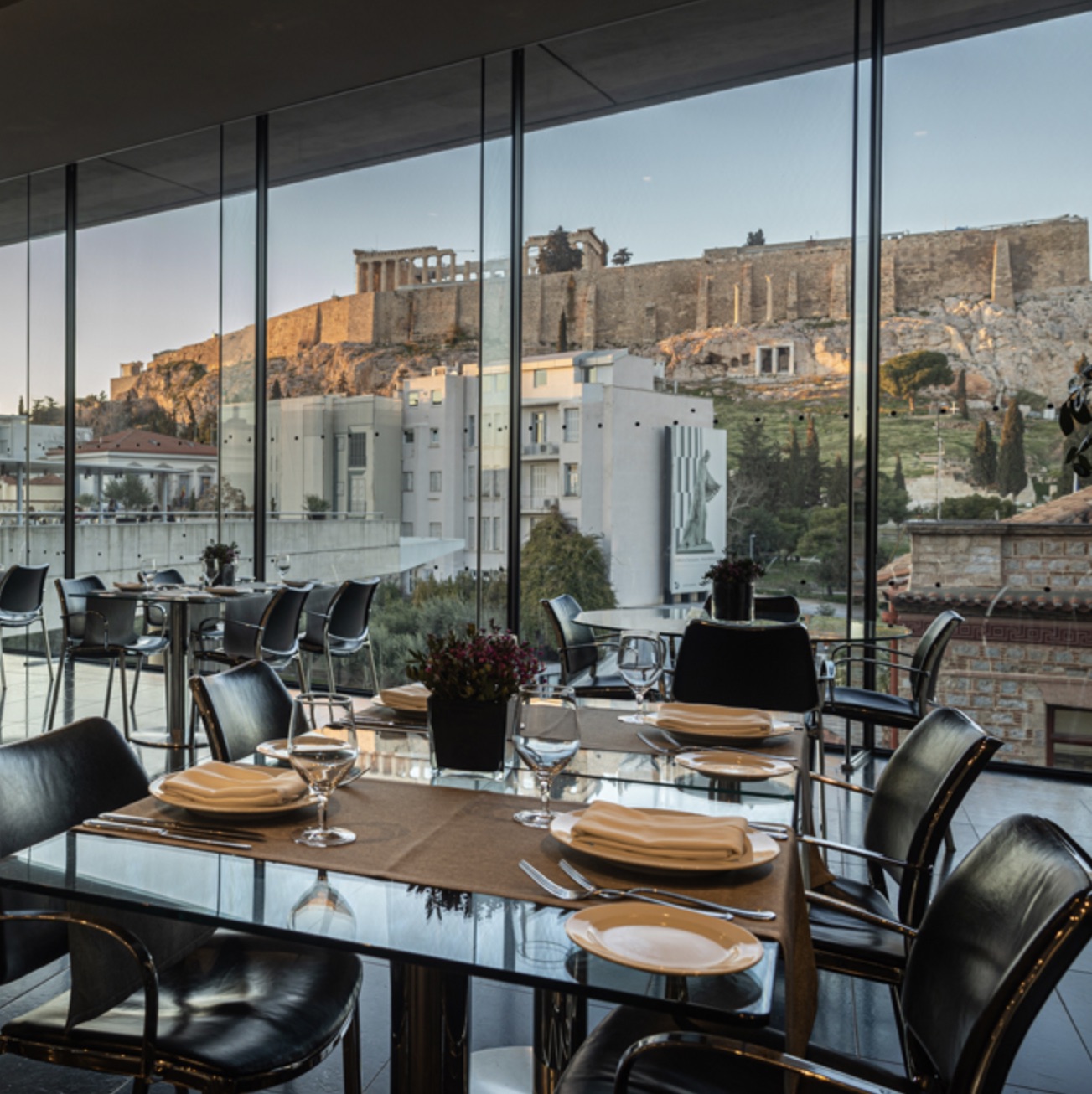 Exclusive Dining at Acropolis With The Four Seasons Yacht Experience